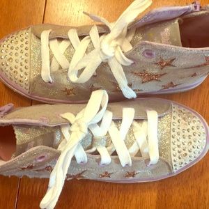 Girls skechers light up high tops!size 3